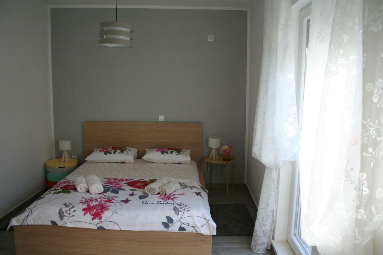 Room With Garden สปลิท ภายนอก รูปภาพ