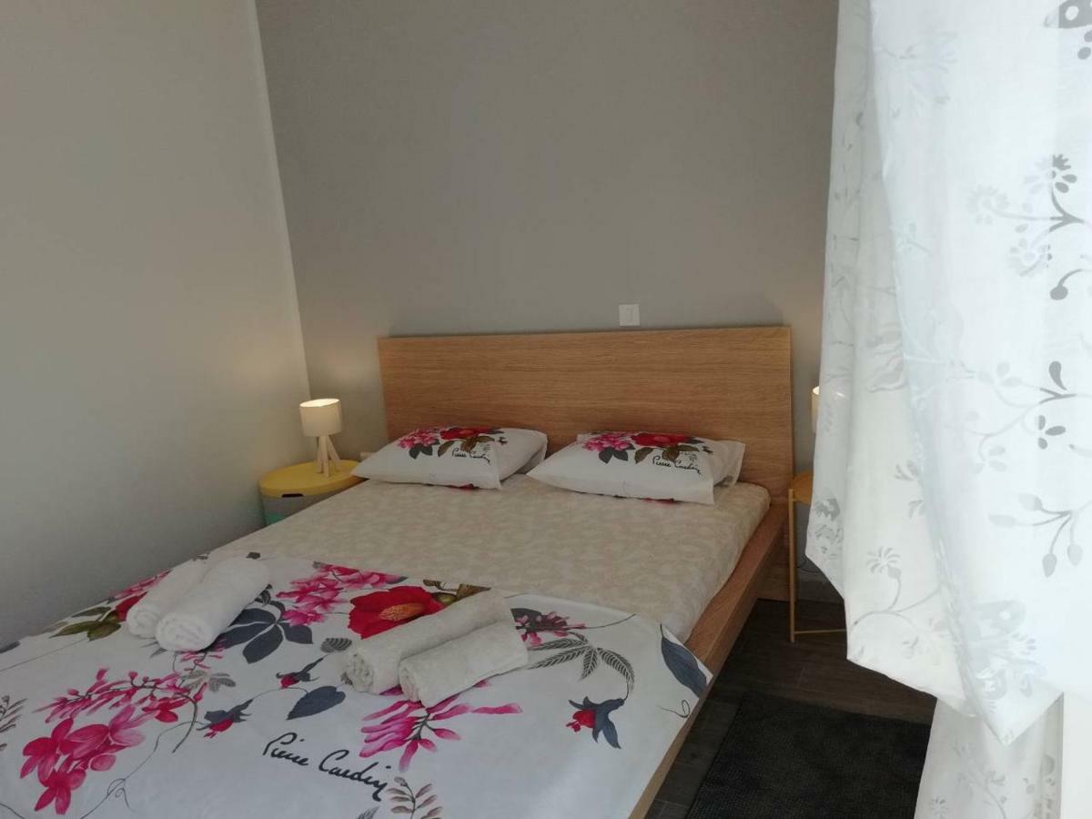 Room With Garden สปลิท ภายนอก รูปภาพ